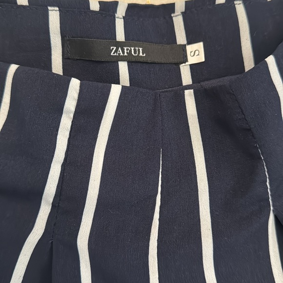 Super cute 2 piece crop and short set. Perfect condition. - Picture 2 of 2